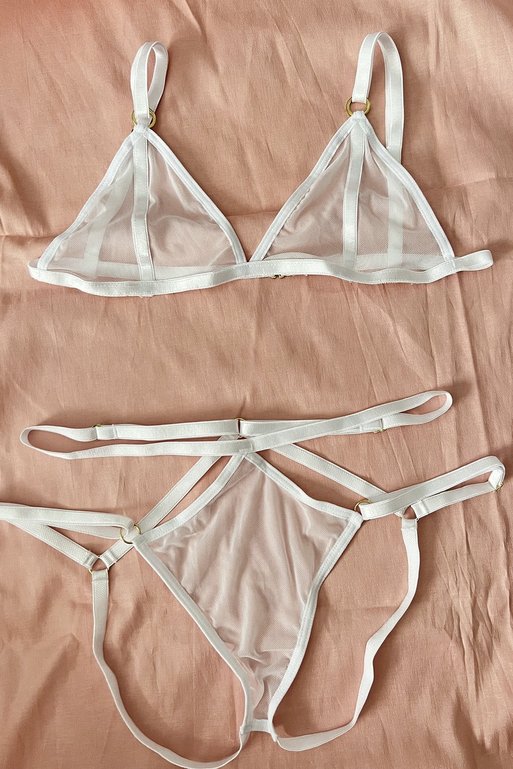 Alessia__0004_AAAA4951-04B9-4932-B0E4-9FC3928AA8EA