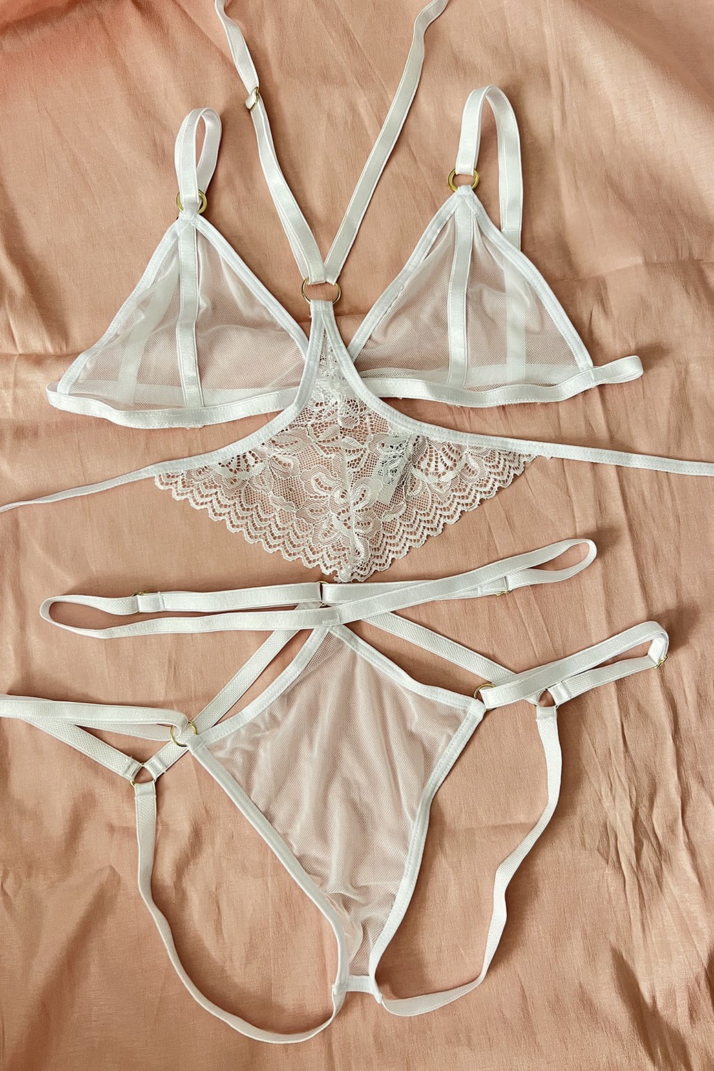 Alessia__0007_39BE625E-DF49-4888-86D4-0BC8F4B3E818