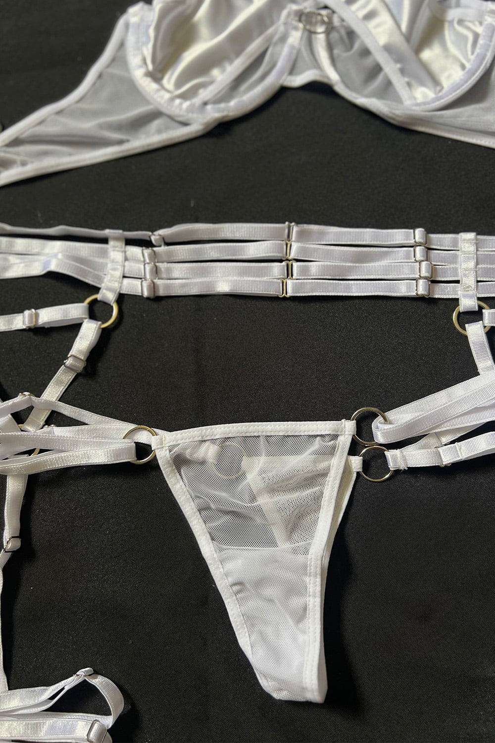 DL_0003_Ornella_Prod_1544AED4